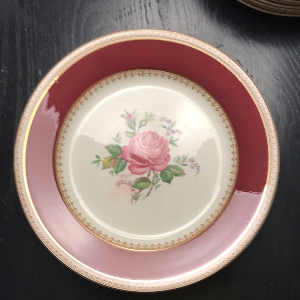 Set/4 Wedgwood 9-3/4” plates